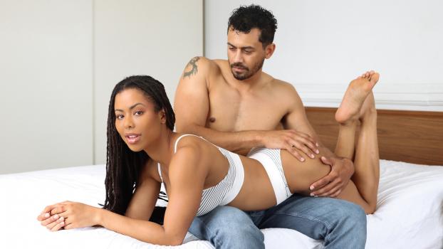 DeepLush – Kira Noir – Feeling It Naturally