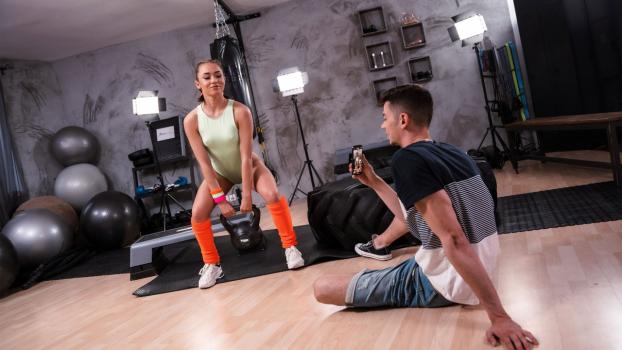 FitnessRooms – Rika Fane – Influencer fucks big dick in gym