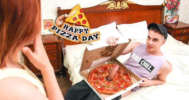 ClubSeventeen – Violet Clarke – Pepperoni pizza day