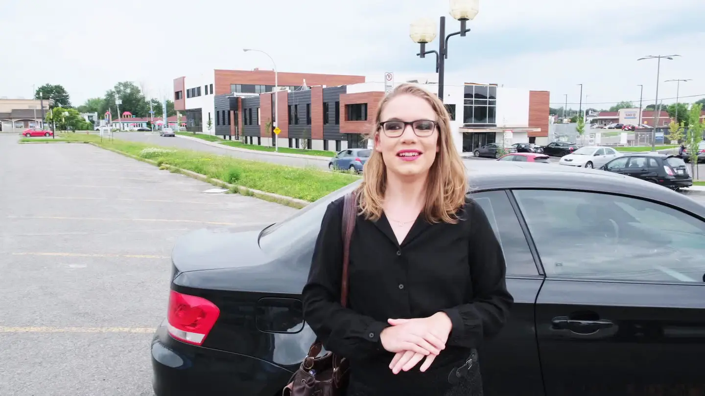jacquieetmicheltv – Jaimie, 27, loves the outdoors!
