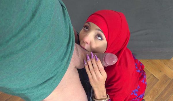 SexWithMuslims – Mini Mitzi X – She wanted painted nails and he wanted her wet pussy
