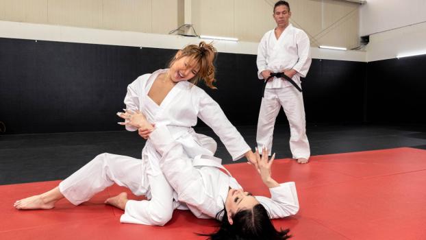 BrazzersExxtra – Mina Luxx – Dojo Pussy Slam