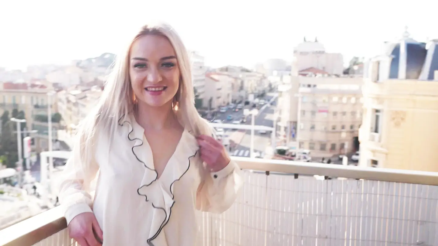 jacquieetmicheltv – Nathalie, 26 years old, enjoys it when anal sex happens…