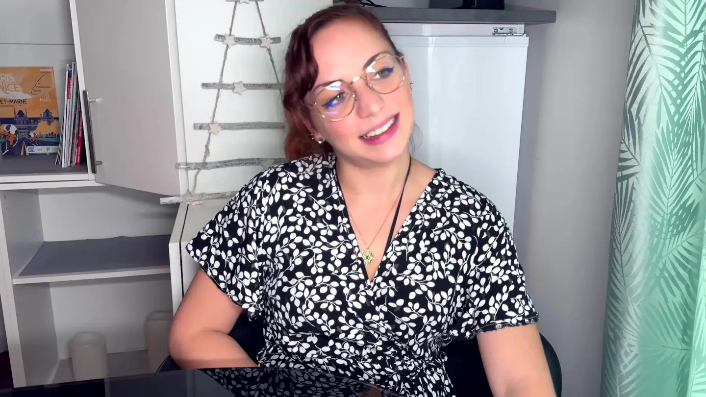 jacquieetmicheltv – Victoria, a very tactile English teacher…