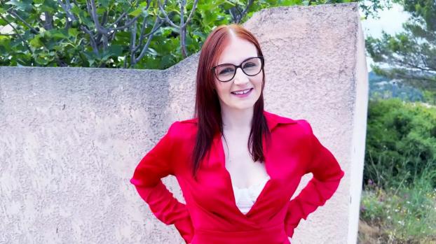 jacquieetmicheltv – Lavyana & Lyia – Lavyana has two experiences in one!