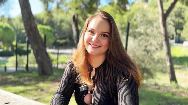 jacquieetmicheltv – Lily, 23, totally lets go!