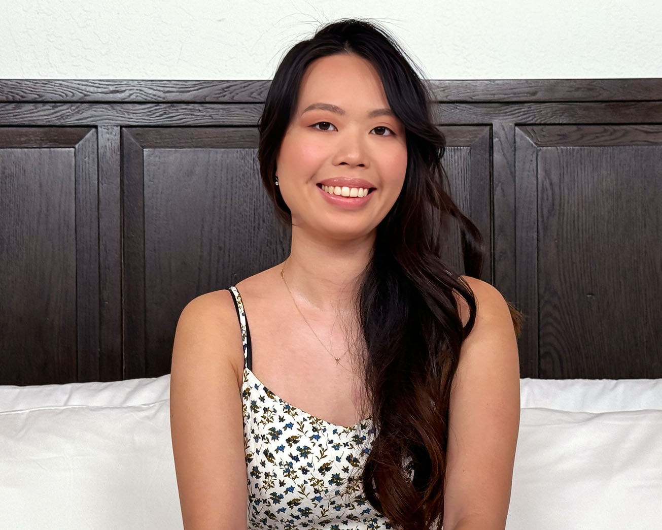 ExploitedCollegeGirls – Jade Sky – Shy Far East Pussy Meets Stiff Cock