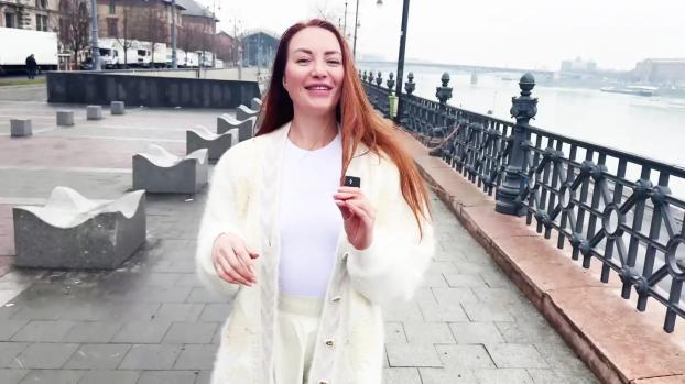 jacquieetmicheltv – Julia Maze, 28, loves French culture!