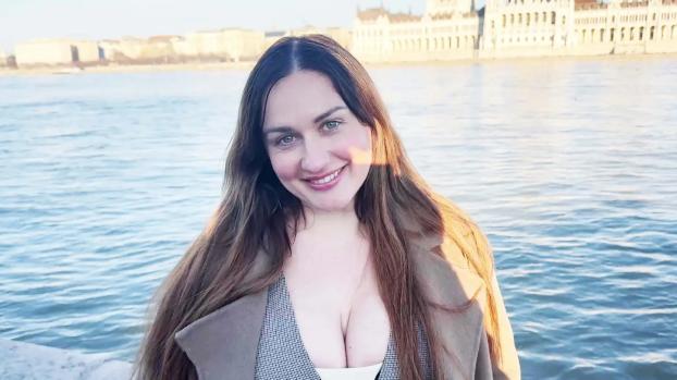 jacquieetmicheltv – Amuse Adore had a three-way goal in mind…