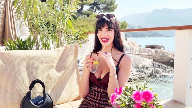 jacquieetmicheltv – Lola, 25, takes on a challenge that impressed her…