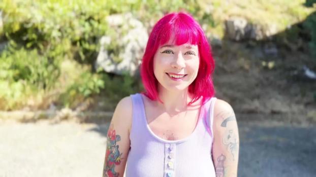jacquieetmicheltv – Bulma, 34, satisfies her curiosity a second time!