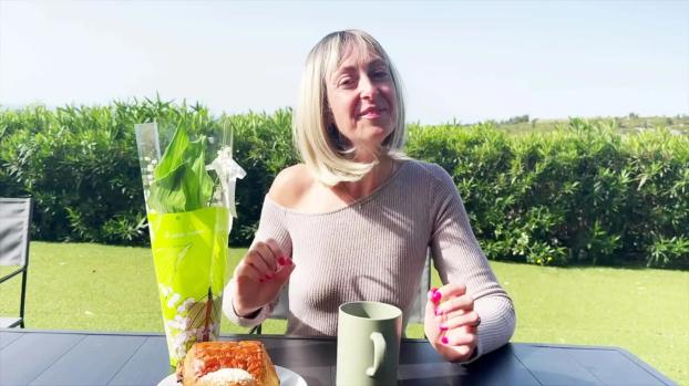 jacquieetmicheltv – Lena, 40 years old, from Tours!