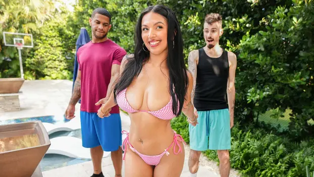 BigTitsRoundAsses – Ravyn Moore – We Gonna Fuck in a Threesome D’oh!
